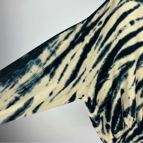Young Fabulous & Broke Juliette Tye Dye Blue Safari Oversize Sweatshirt Size XS - Picture 3 of 8